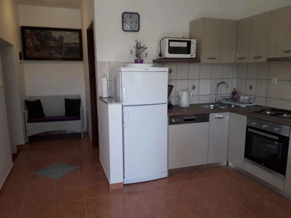 Apartment In Lopar With Two-Bedrooms 3