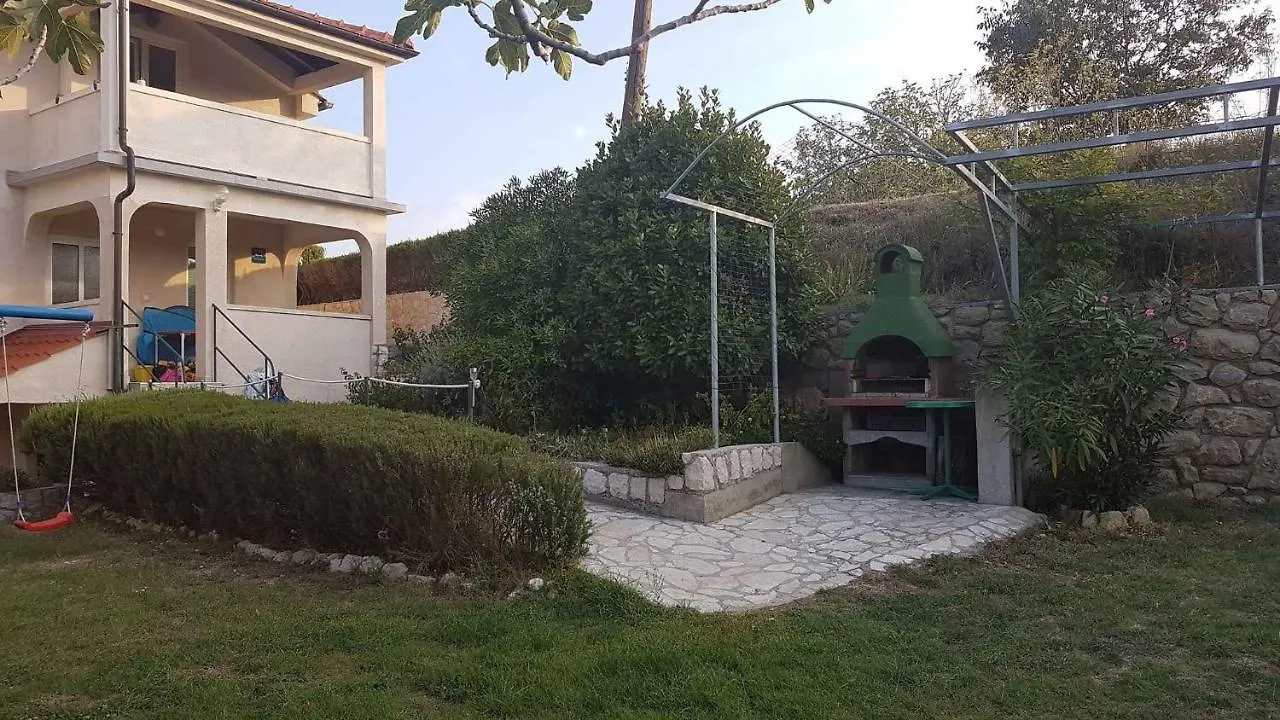 Apartment In Lopar With Two-Bedrooms 3 0*,