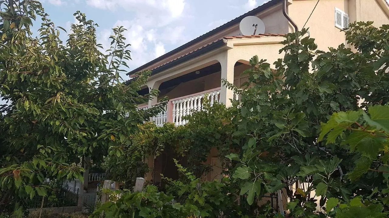 Apartment In Lopar With Two-Bedrooms 3